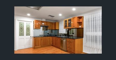 Great family home with Workshop shed - Photo 5