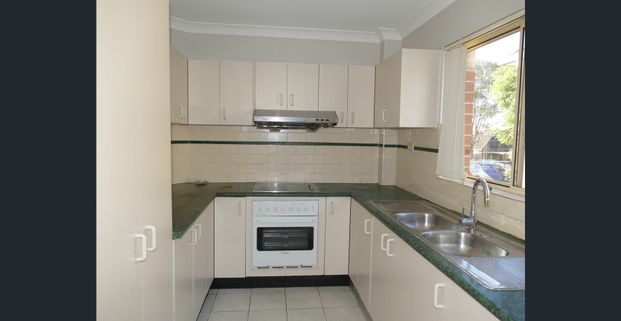 very coinvent location - Photo 1