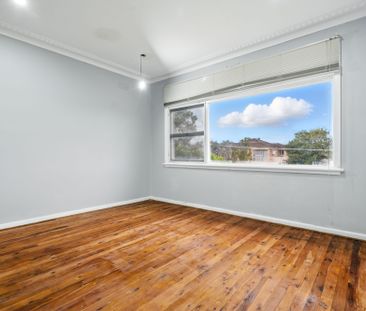Charming 3-Bedroom Brick Home in Prime Cambridge Park Location - Photo 3