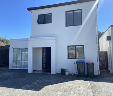 Modern Townhouse 3 bedrooms - Photo 1