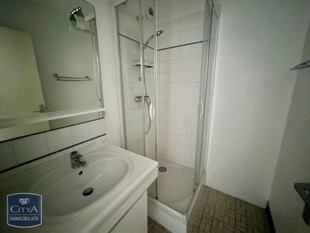 Location Appartement 4 pièces 106m² LILLE 59000 - Photo 5