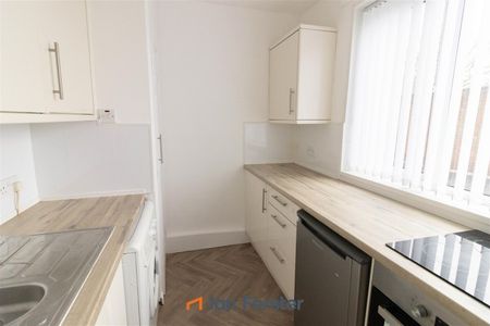 2 Bedroom Flat - Ground Floor - Photo 4