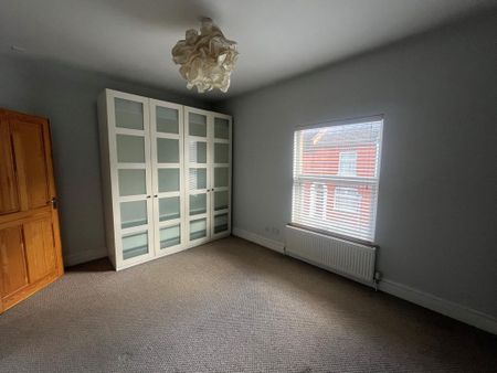 2 bedroom end of terrace house to rent - Photo 4