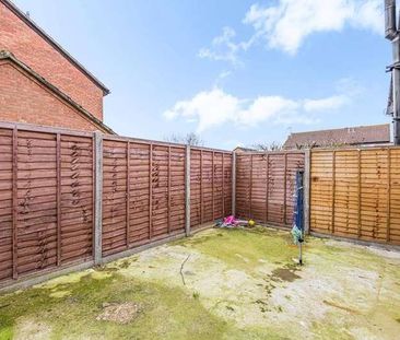 Lambourne Avenue, Aylesbury, HP21 - Photo 1