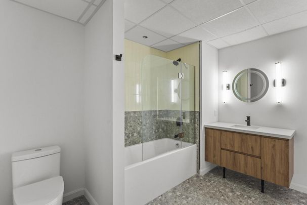 230 Boulevard Harwood - Photo 1