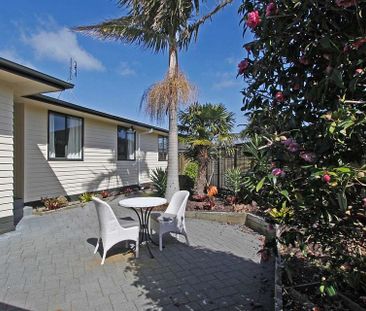 4 bedroom with single carport opposite Elm Park Sc - Photo 4