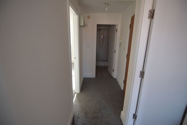 To Let 2 Bed Flat - Photo 1