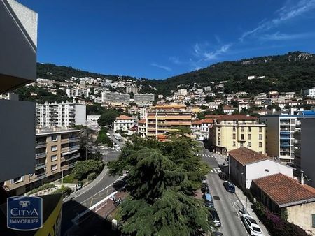 Location Appartement 4 pièces 85m² NICE 06300 - Photo 3