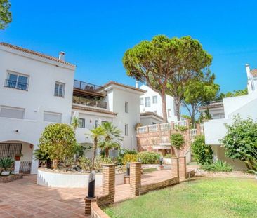 2 Bedroom Apartment For Rent in Nueva Andalucía, Málaga - Photo 6
