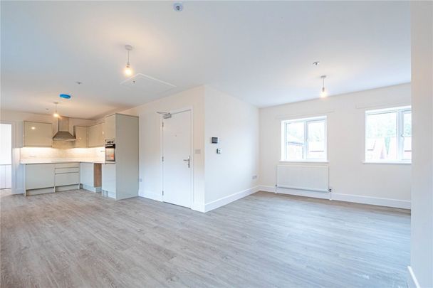 2 bed Upper Floor Flat for rent - Photo 1