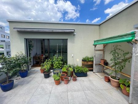 APPARTEMENT MANSARDÉ DE 3 PIÈCES À KRIENS (LU), MEUBLÉ, TEMPORAIRE - Foto 3