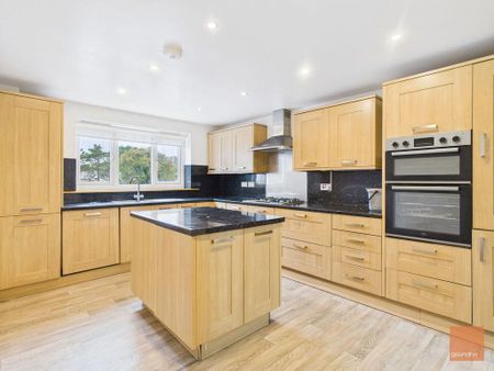 3 bedroom semi-detached house to rent - Photo 5