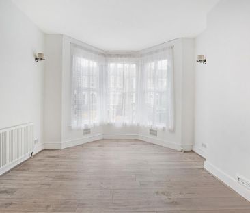 4 bedroom terraced house to rent - Photo 2