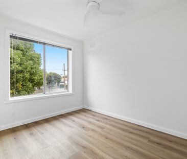 AS GOOD AS NEW! - Photo 2