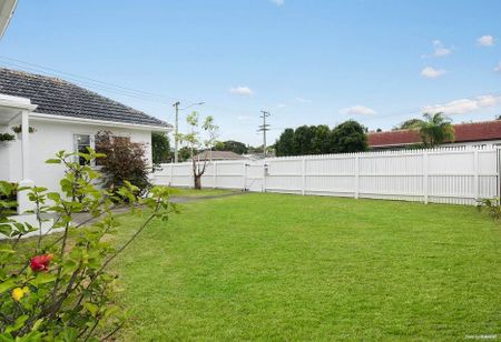 Charming bungalow in Milford - Photo 3
