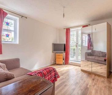 Knowles Close, West Drayton, UB7 - Photo 2