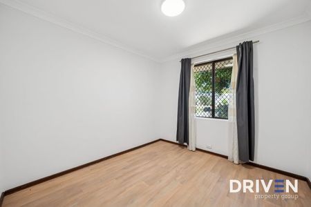 Spacious Family Home With Recent Renovations! - Photo 5