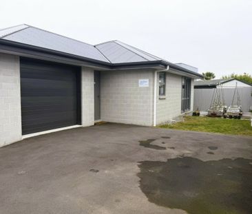 Modern Townhouse Close to Town - Photo 6