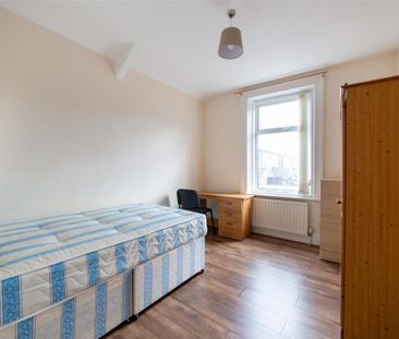 4 bedroom terraced house to rent - Photo 3