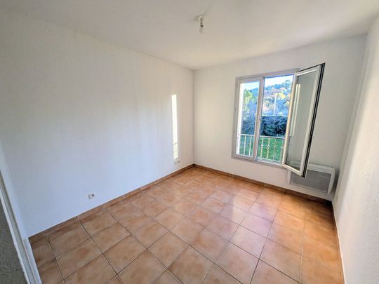 AIX EN PROVENCE APPARTEMENT T3 TERRASSE ET GARAGE, - Photo 1