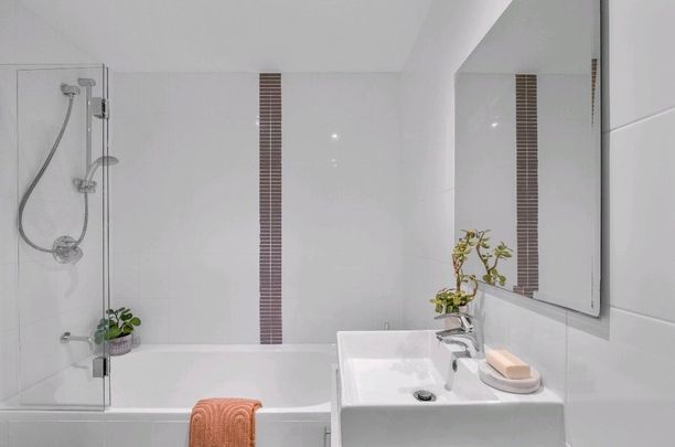 Super Sized One Bedroom Apartment - Photo 1