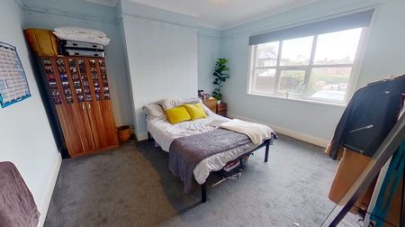 St Michaels Lane, Headingley - Photo 5