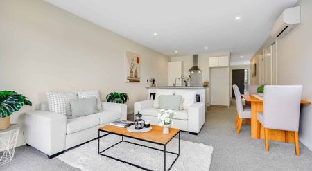 Family Living, Close to the Hospital - Photo 3