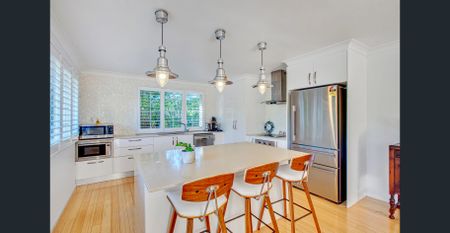 Beautiful Lowset Family Home - Photo 2