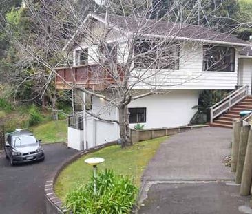 BLOCKHOUSE BAY - Great 4 Bedrooms Family Home with View and Privacy - Photo 1