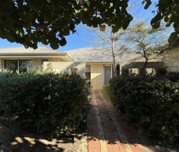 This is a gorgeous home! - Photo 1