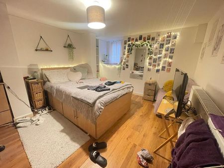 8 bedroom townhouse to rent - Photo 4