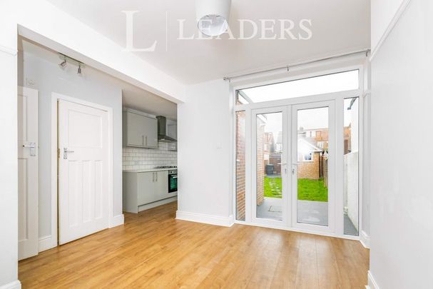 3 bedroom terraced house to rent - Photo 1