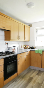 1 bedroom in a house share to rent - Photo 4