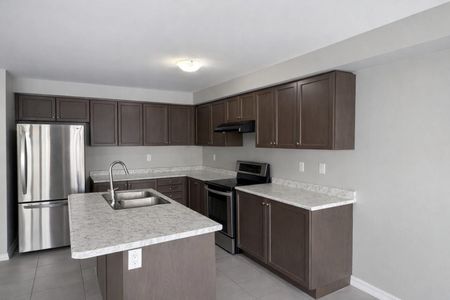 For Lease - 24 Longboat Run, Brantford, Ontario - Photo 5