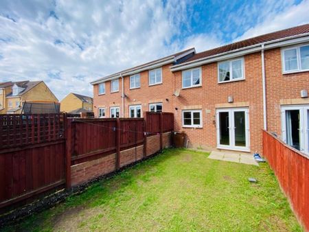 Heather Court, Castleford, WF10 5FR - Photo 4