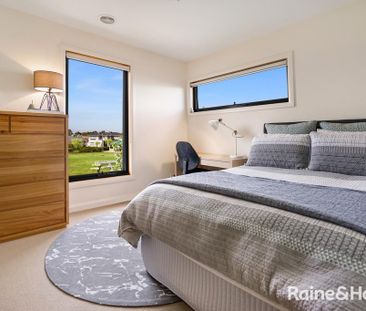 LARGE FAMILY HOME - IN A GREAT LOCATION - Photo 6