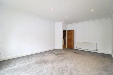 5 bedroom detached house to rent - Photo 2