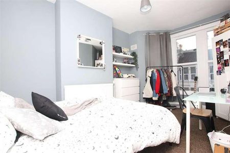 Coronation Avenue, Bristol, BS16 - Photo 2