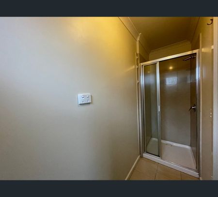 7/1499 Heatherton Road, Dandenong North, Vic 3175 - Photo 4