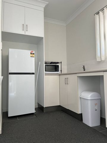 FURNISHED STUDIO UNIT - Photo 2