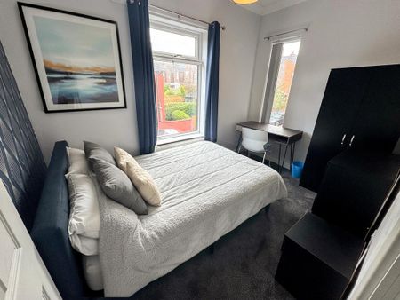 4 bedroom terraced house to rent - Photo 5