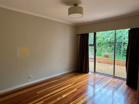 Spacious Family Home in Popular Pakuranga - Photo 3