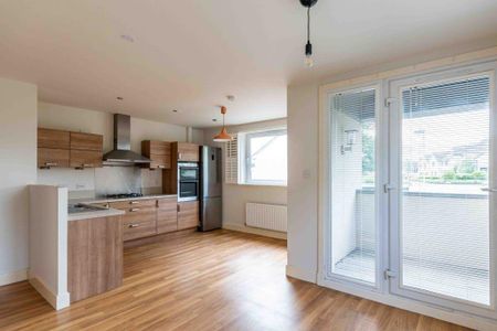 2 bedroom flat to rent - Photo 2
