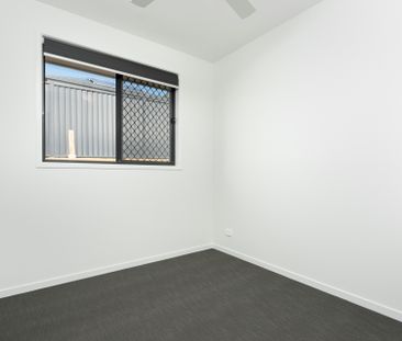 Modern Two Bedroom Duplex - Photo 1