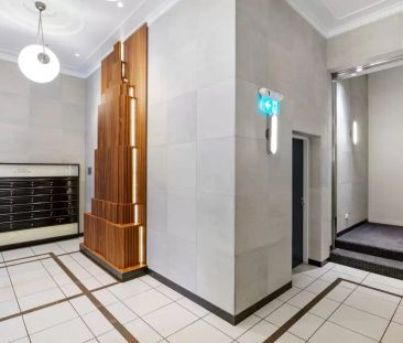 Ticking All Boxes - Perfect Location / Whiteware & Carpark! - Photo 4