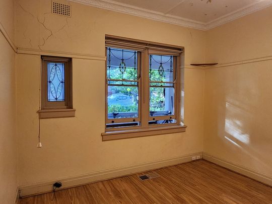 Flemington - Photo 1