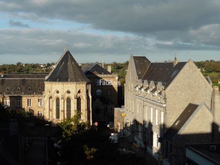 Location Appartement 2 pièces 49m² COUTANCES 50200 - Photo 2