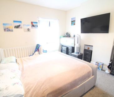 2 bedroom semi-detached house to rent - Photo 4