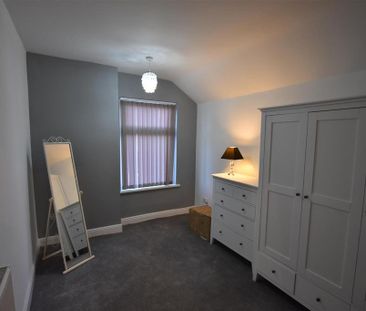 3 bedroom terraced house to rent - Photo 4