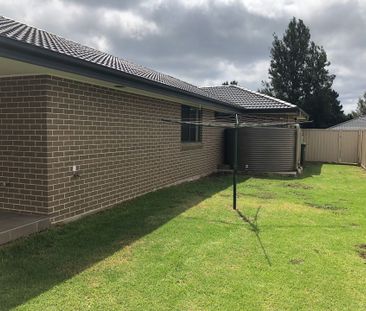 Beautifully Presented Home - Photo 2